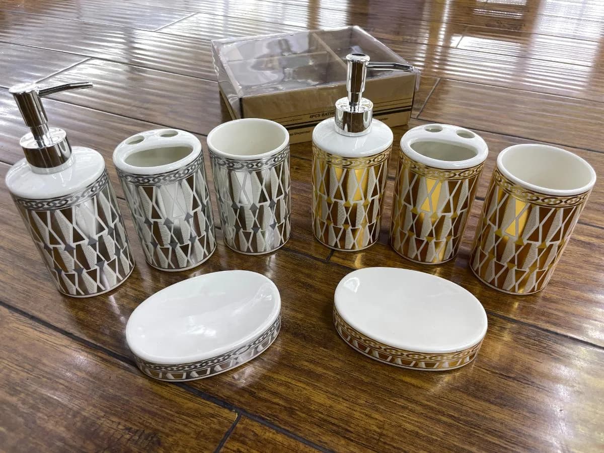 陶瓷卫浴四件套 (4 pcs)