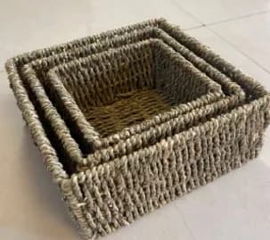 套三正方花瓣浅盘