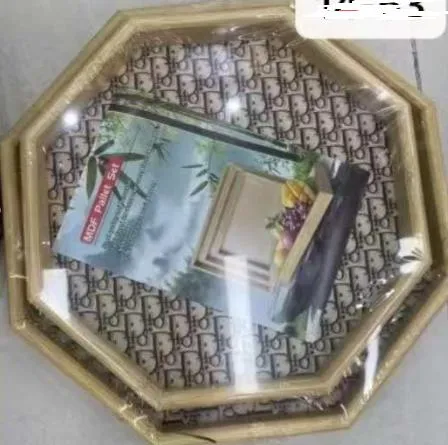 长方形彩花皮革胡桃套三