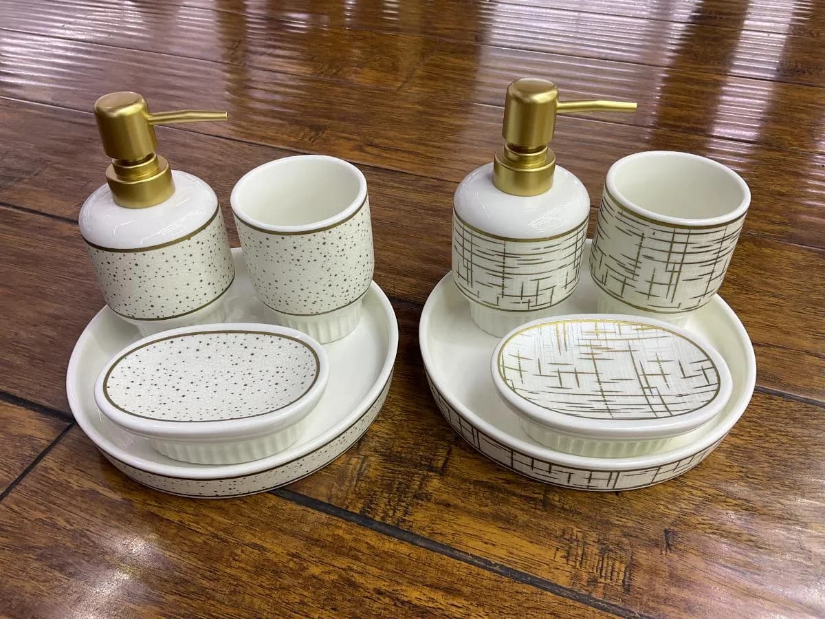 陶瓷卫浴四件套
(4 pcs)