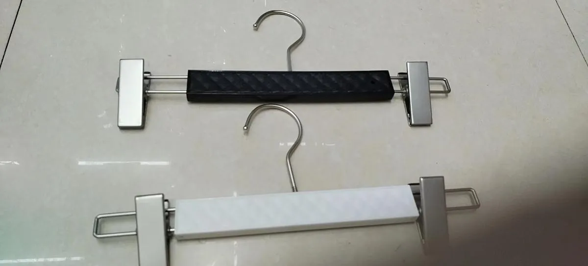 103仿木衣架44.5cm