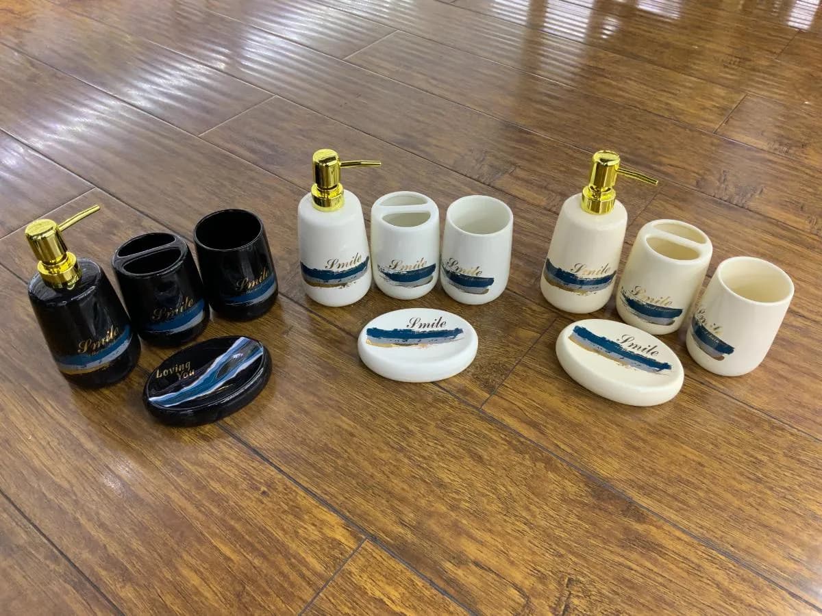 陶瓷卫浴四件套
(4 pcs)