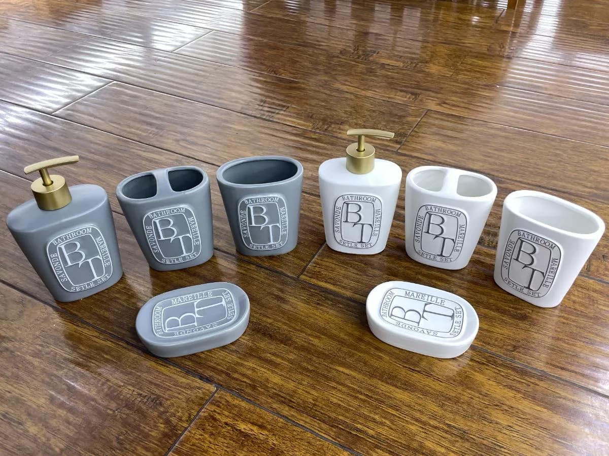 陶瓷卫浴四件套
(4 pcs)
