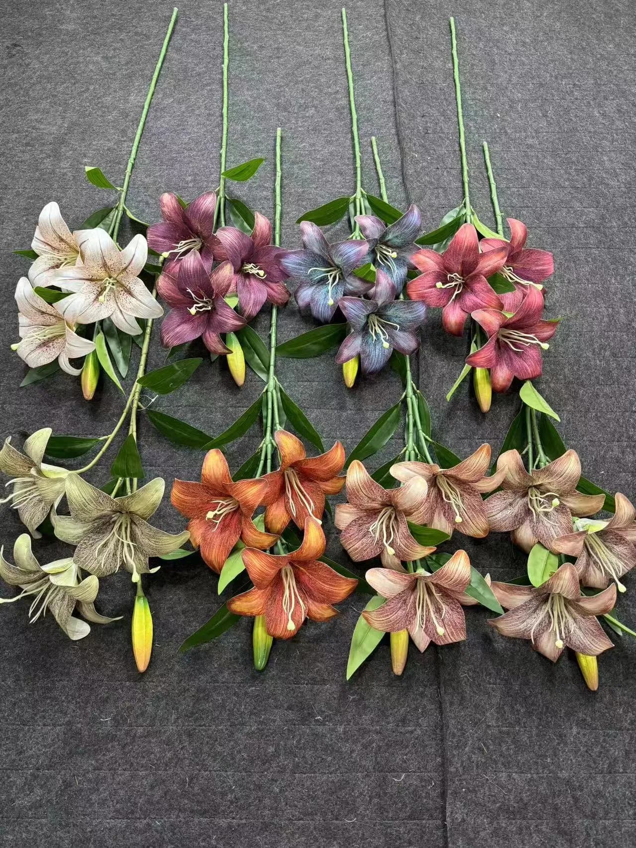 3头油画大皮百合