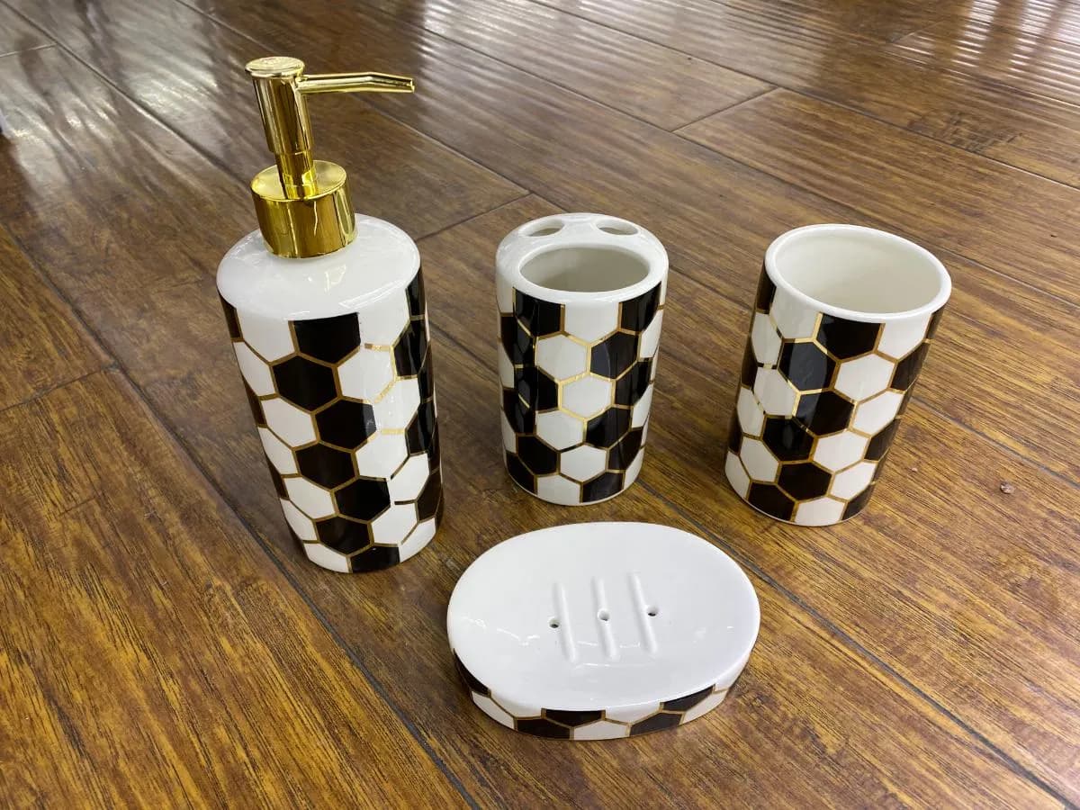 陶瓷卫浴四件套
(4 pcs)
