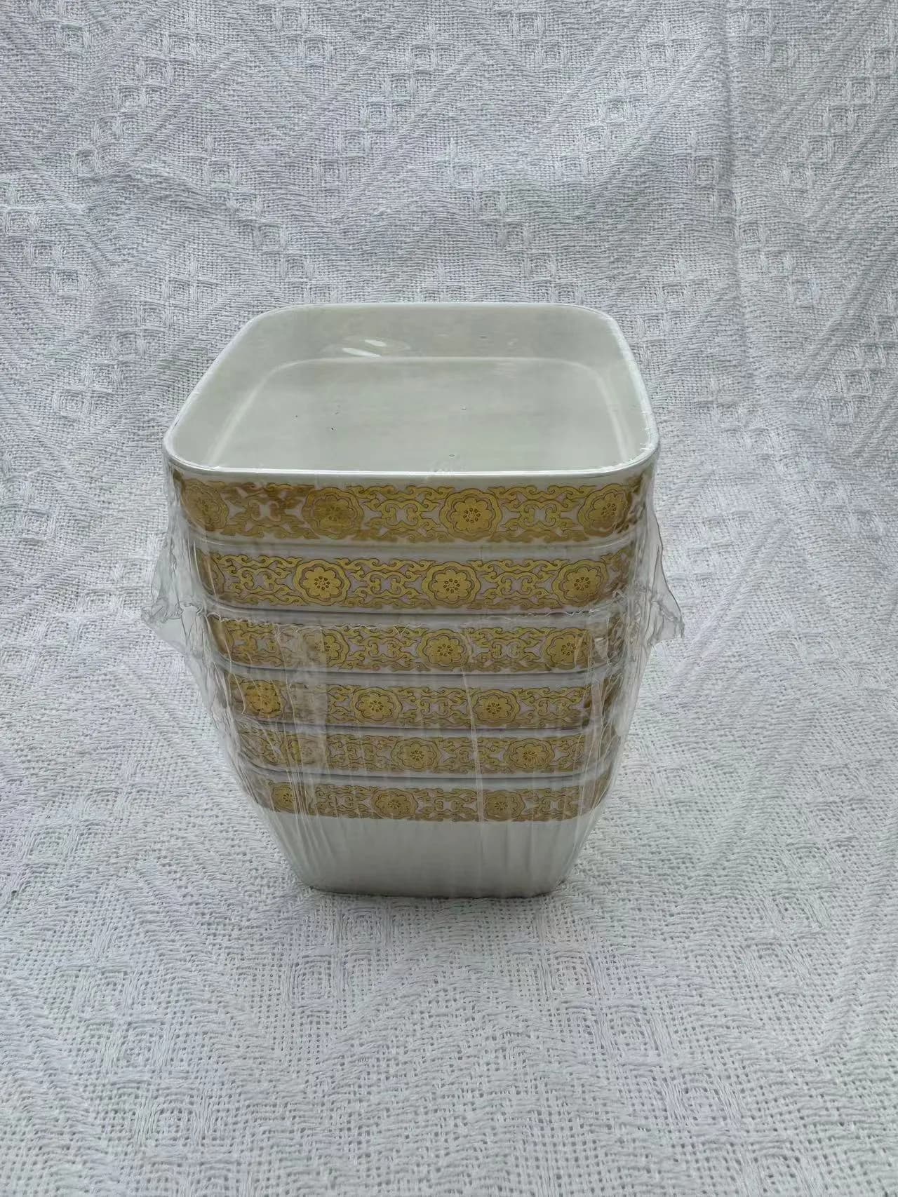 白色方形小号碗