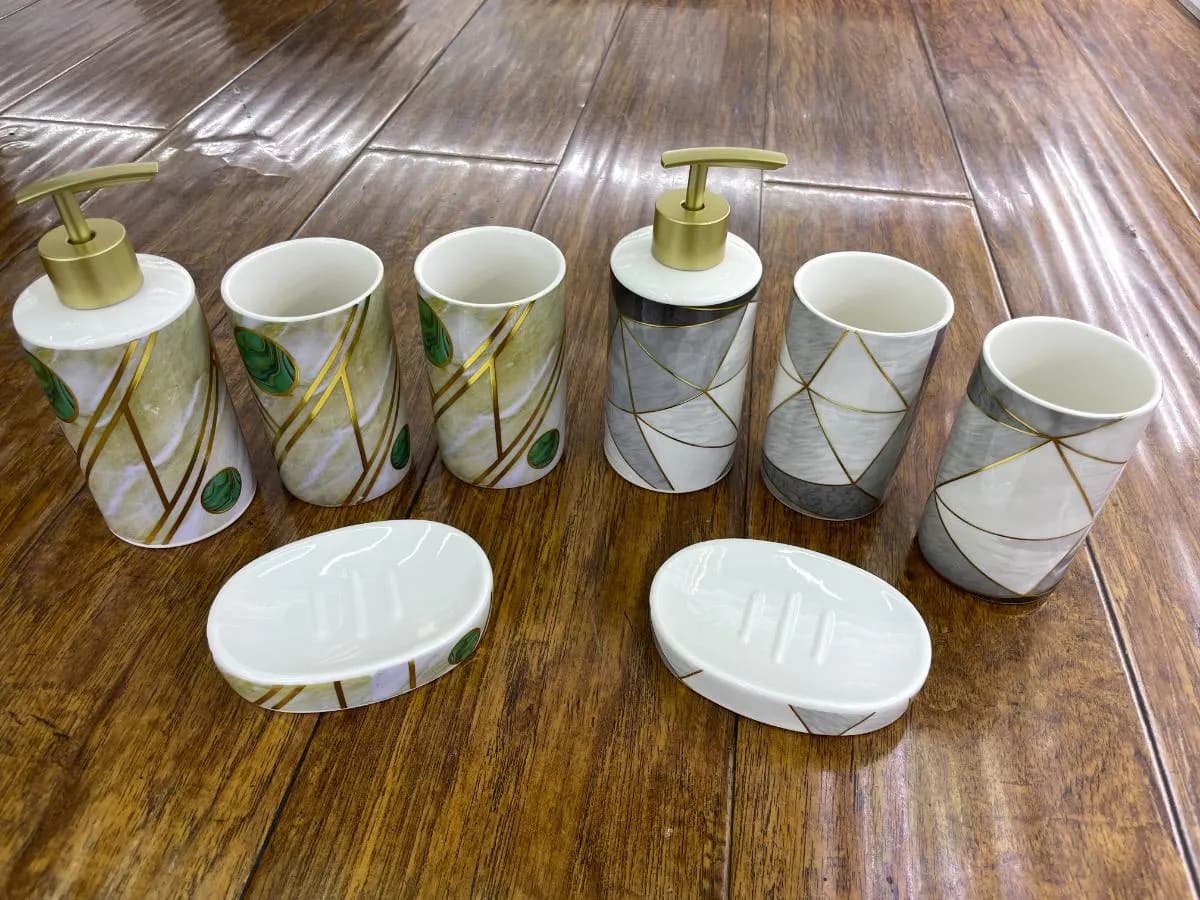 陶瓷卫浴四件套
(4 pcs)