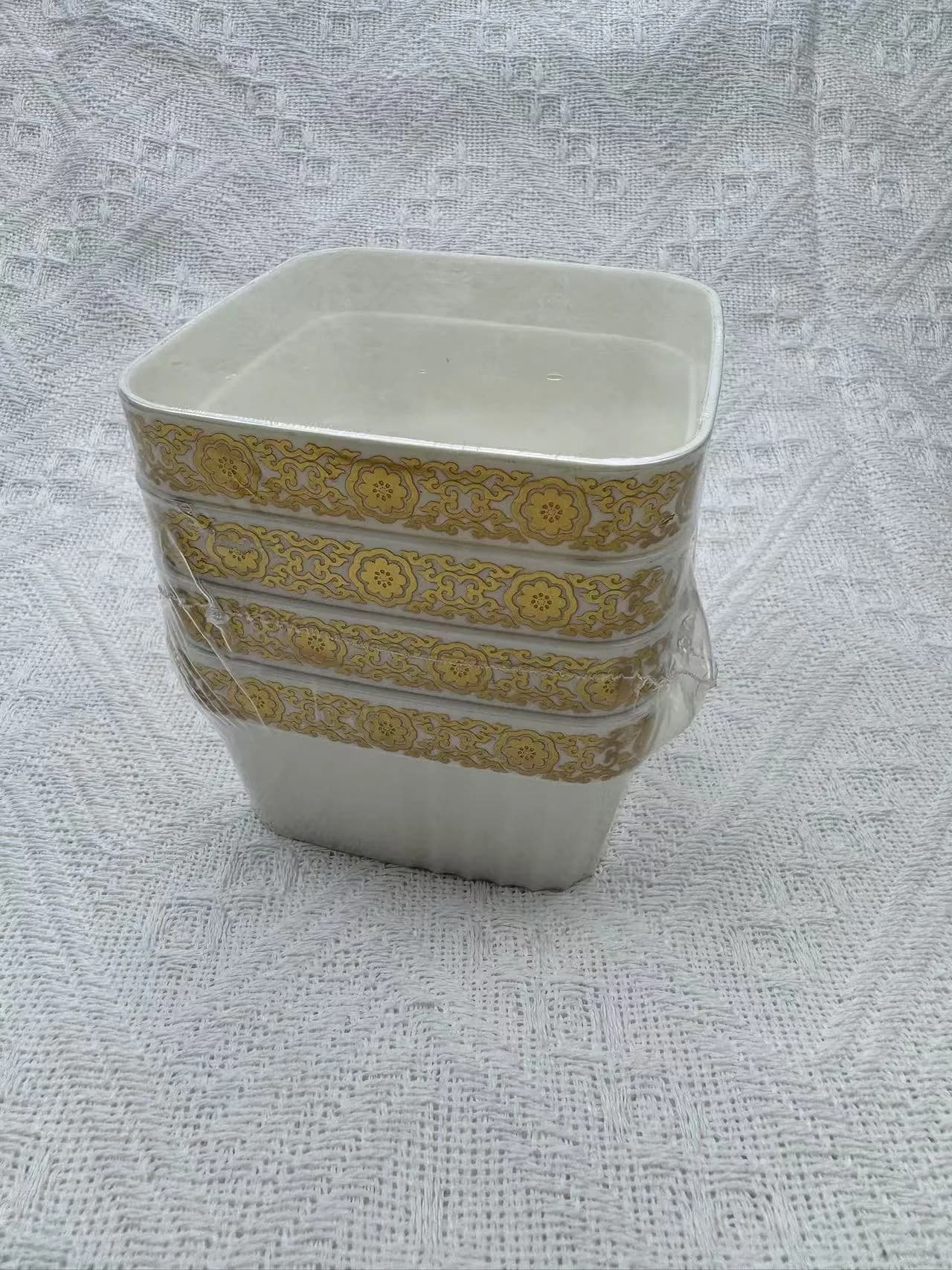 白色方形小号碗