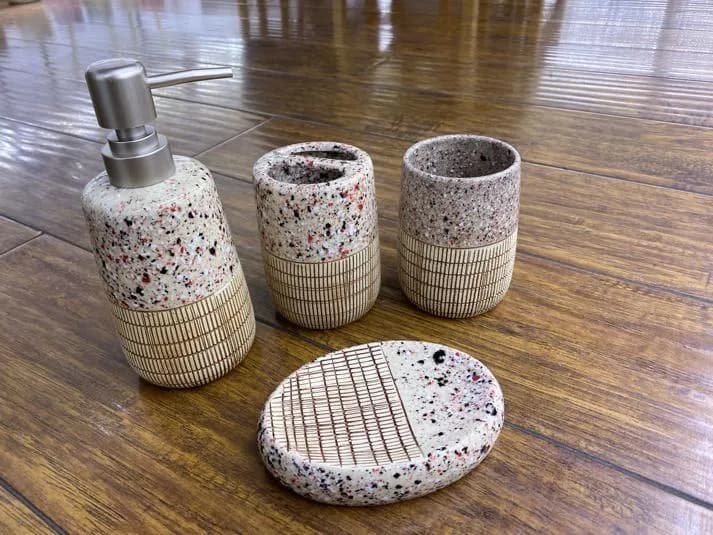 陶瓷马桶刷 (bathroom brush)