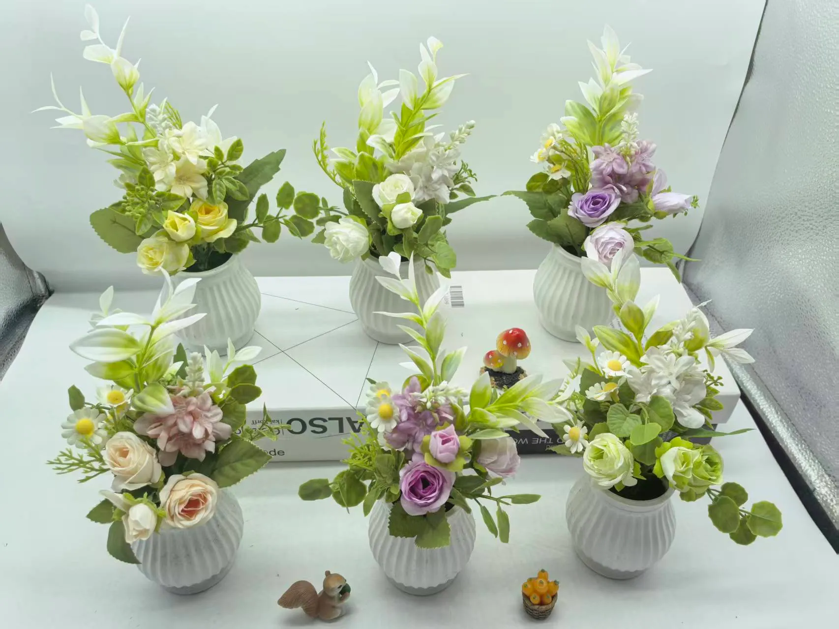 3头玫瑰
塑料盆