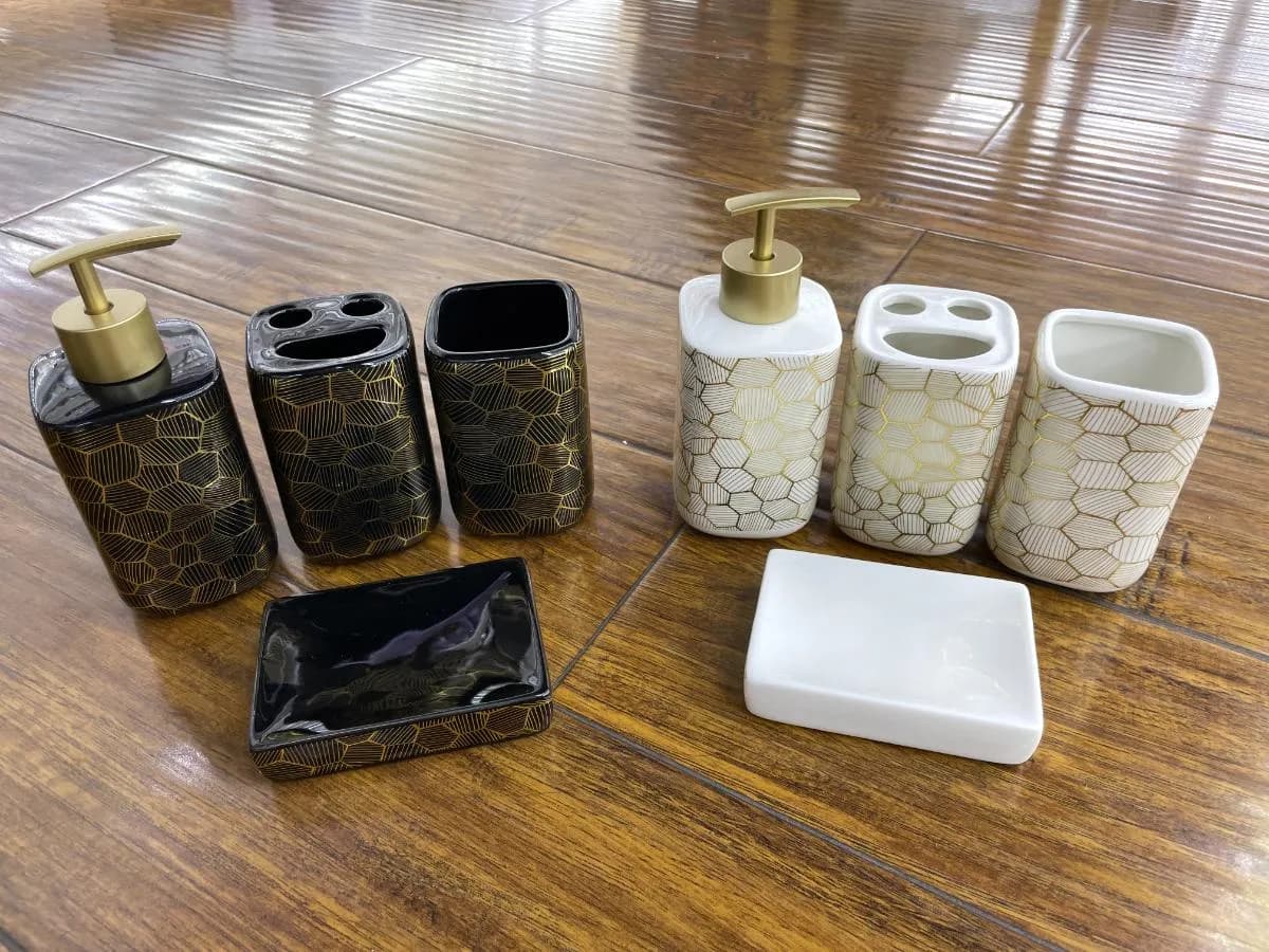 陶瓷卫浴四件套
(4 pcs)