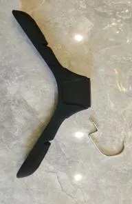 c83-2男士44cm橡塑
衣架