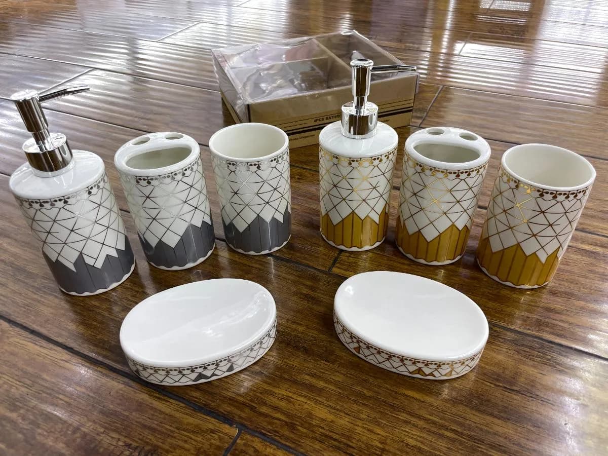 陶瓷卫浴四件套 (4 pcs)